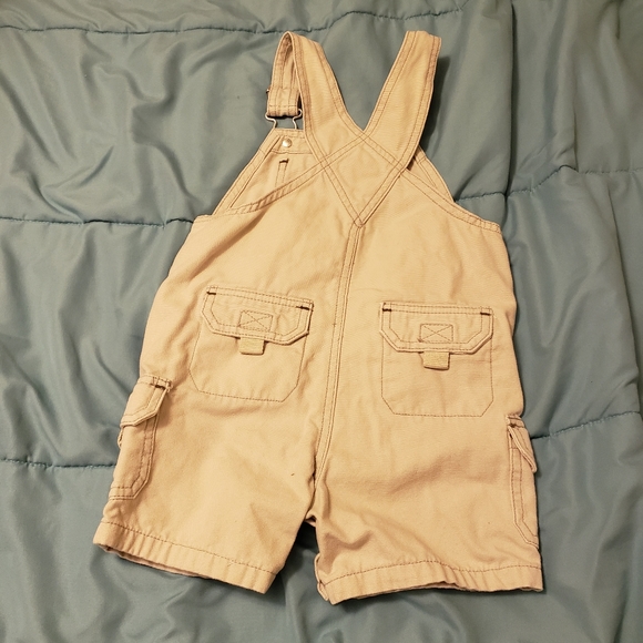 Boys overall khaki shorts - Picture 2 of 3